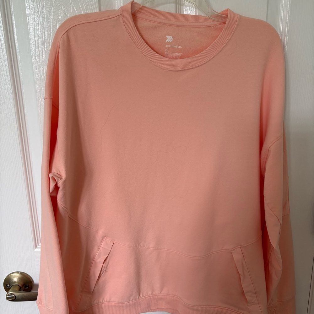 All in motion top. Has pockets. Sz XXL.